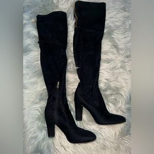 Knee high black suede classy boots